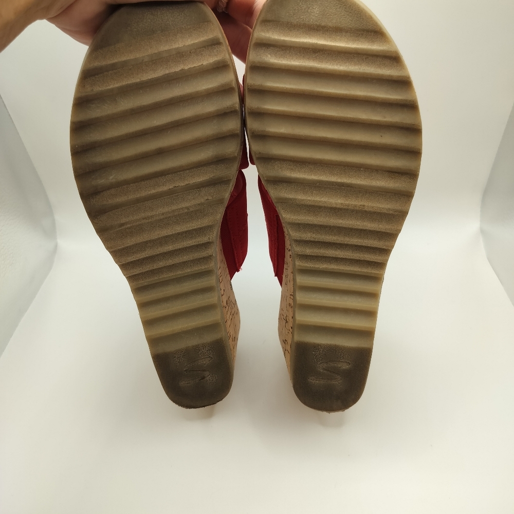 2/$30 Skechers Red Tan Wedge Cross Strap Slip On Sandals Womens‎ Size 7 Summer - Picture 12 of 13